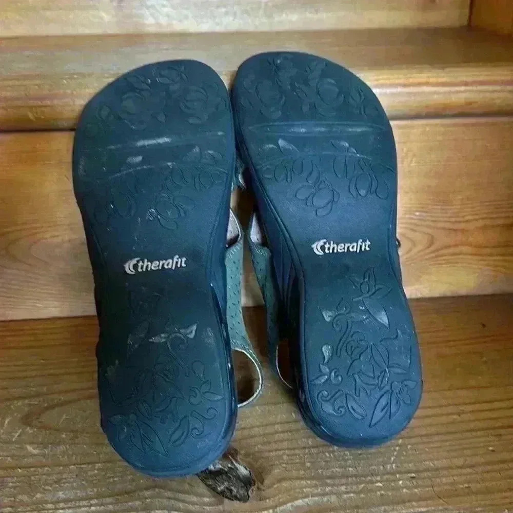 Therafit Olivia’s Women’s Adjustable Cross Strap Sandals - Picture 6 of 8